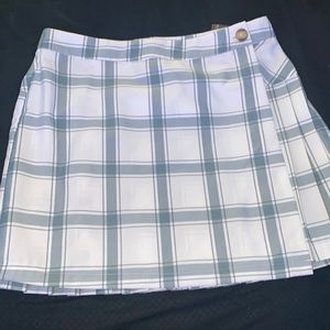 Forever 21 Woman’s Large Short Skirt